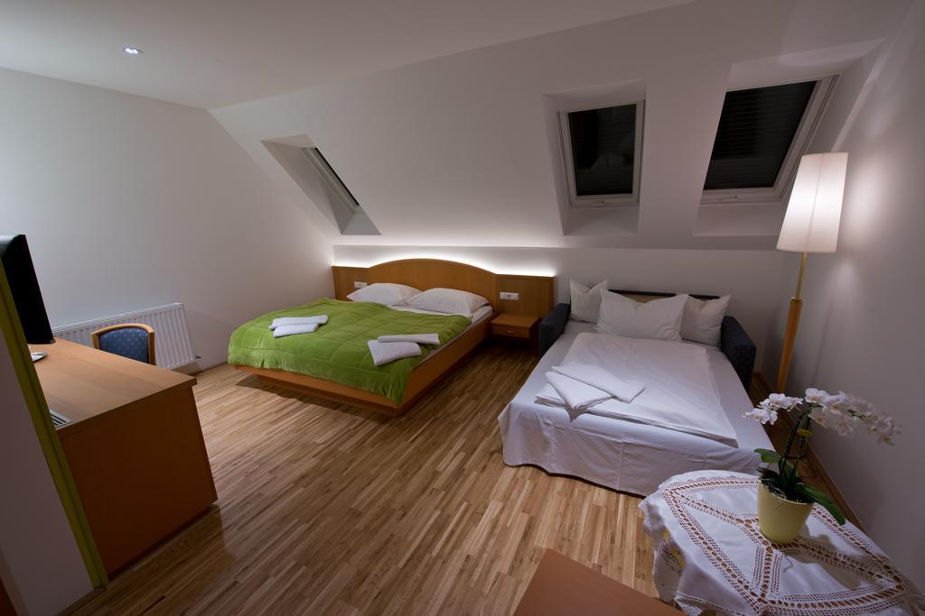Hotel Restaurant Meyer Kalsdorf bei Graz Eksteriør billede